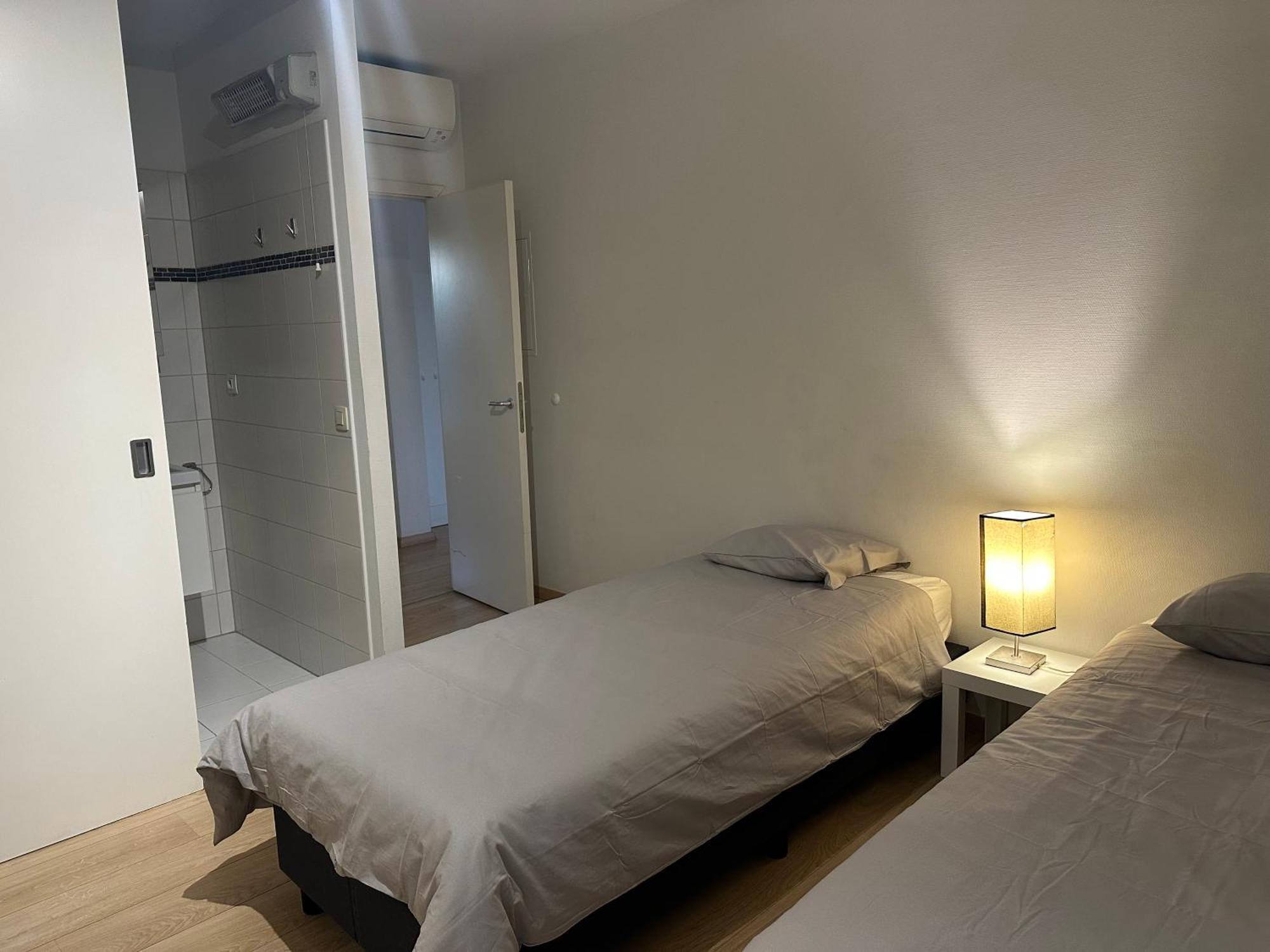 Apartment With Balcony In Brussels Center Bagian luar foto