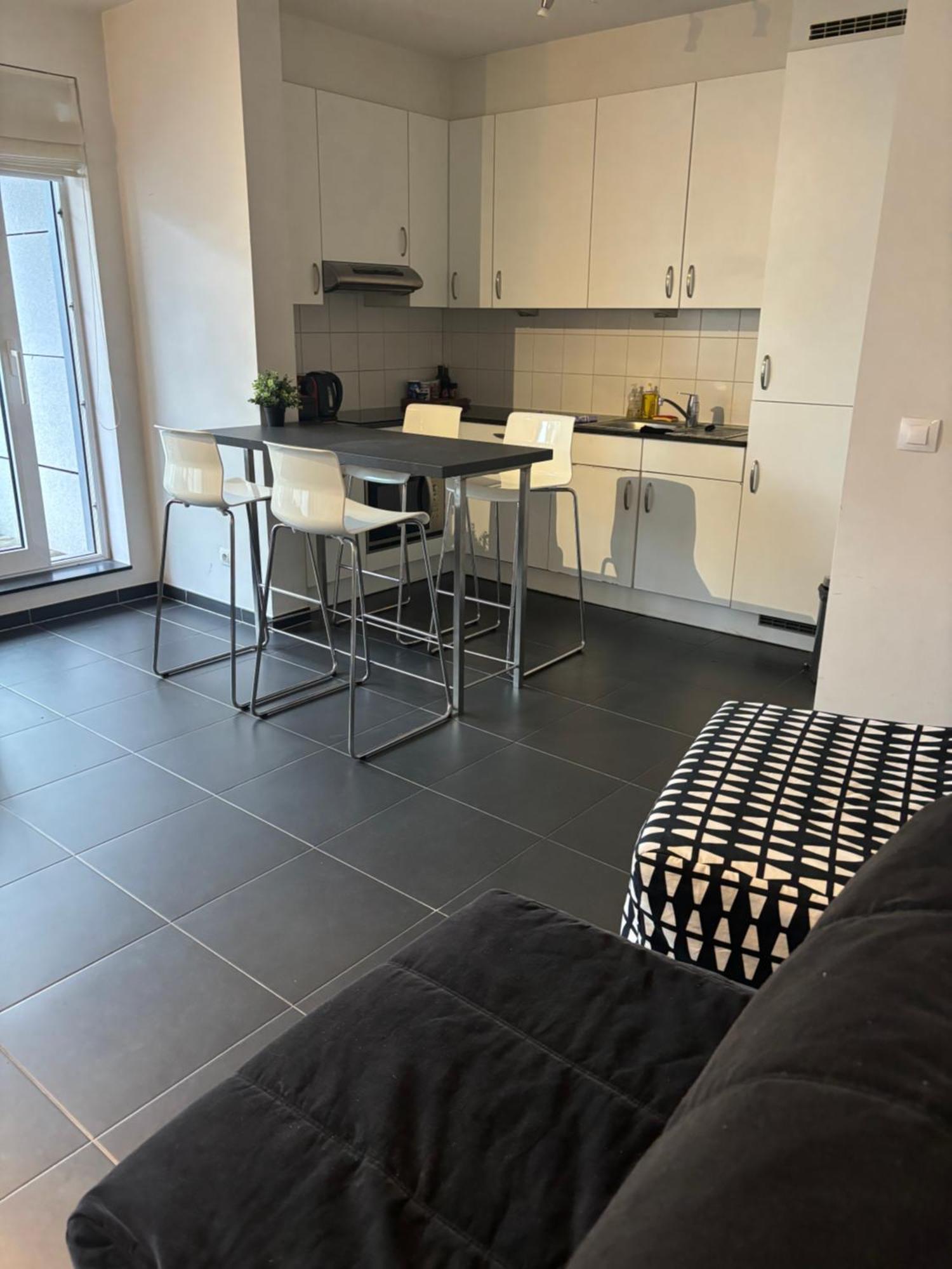 Apartment With Balcony In Brussels Center Bagian luar foto